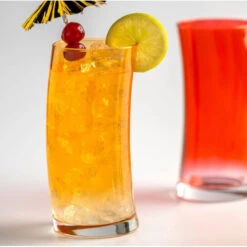 SWING Coffret Pichet 1.3 L Avec 4 Verres Haut 45 Cl LEONARDO SC -Magasin De Cuisine À Domicile swing coffret pichet 13 l avec 4 verres haut 45 cl leonardo 7